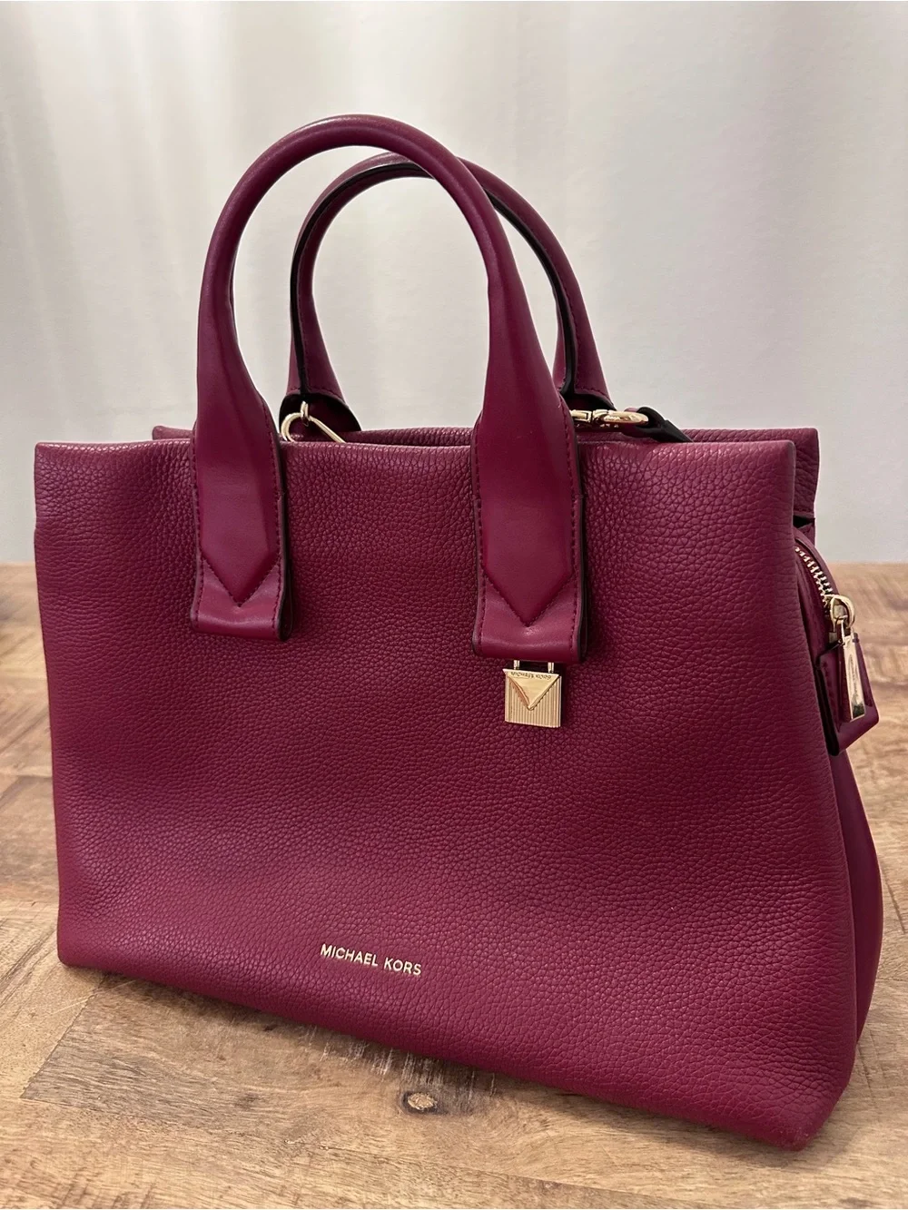 Michael Kors Burgundy Pebbled Leather Satchel Crossbody Tote Bag Gold‎ Hardware